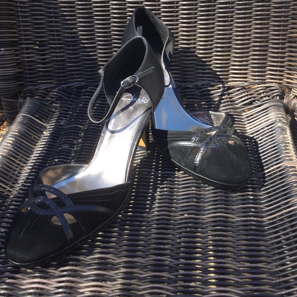 Glam Clarks black suede Heels with cut out detail
